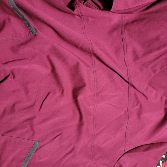 Scrub sets - Picture 3 of 12